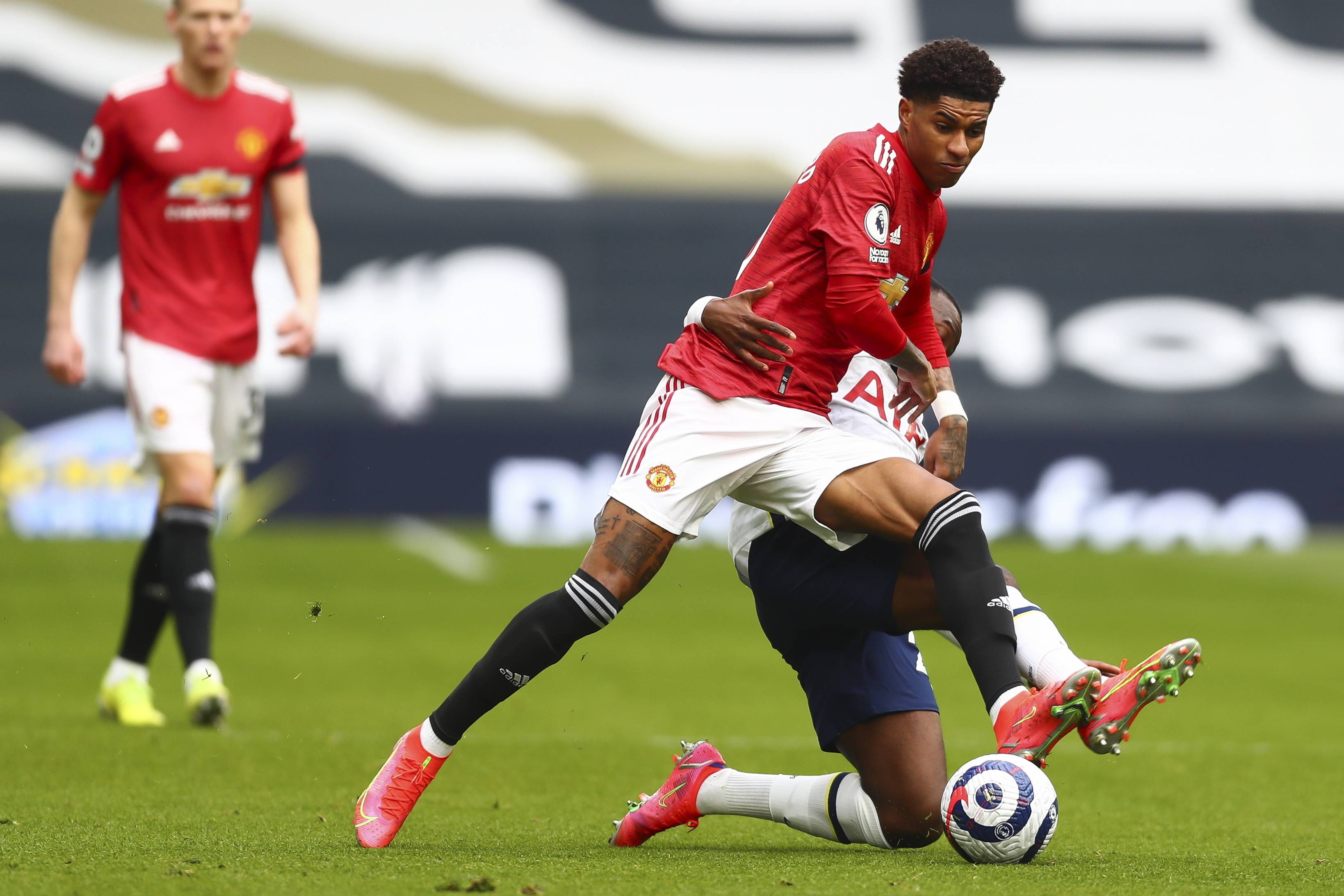 也窥探到英 也窥探到英