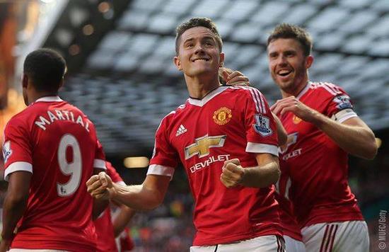 足球带来更 足球带来更